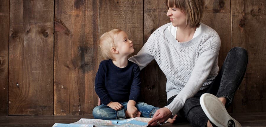 Fotografie von einer Mutter und ihrem Kind